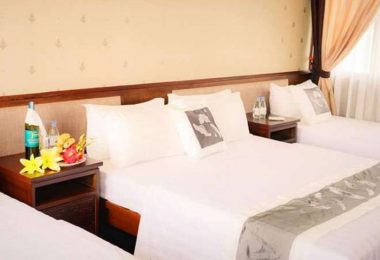 Deluxe Triple Cabin Phoenix