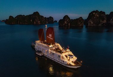 Jasmine cruise Halong bay