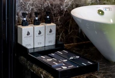 Margaret Deluxe Cabin private Bathroom