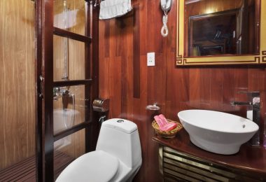 Rosa Cruise Private Bathroom