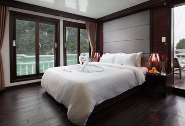 Stealar Cruise honeymoon-suite