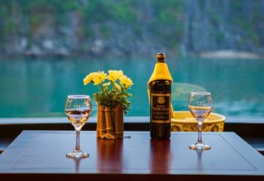 Bar of Dragon Legend Cruise