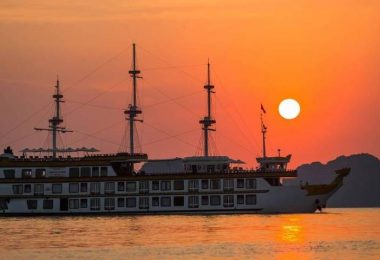 Dragon Legend Cruise on Sunset