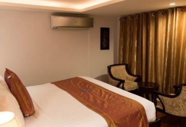 Standard Stateroom Upper Deck of Adventurer Cruise