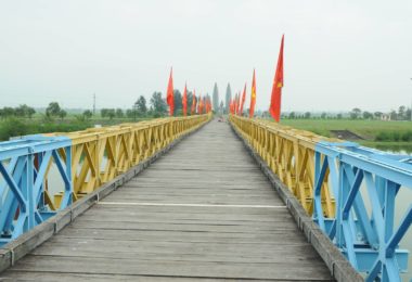 Hien Luong Bridge